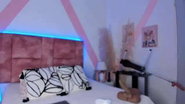 isabella_whiithe's cam snapshot