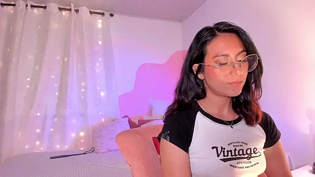 DaraBeckett's cam snapshot