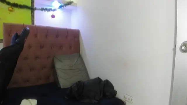 lala_clark's cam snapshot