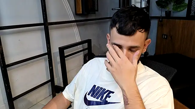 Maxcole_07's cam snapshot