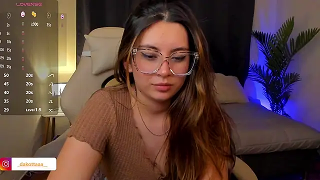dakottaa_'s cam snapshot