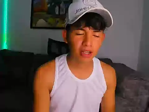 Mikke18 live sex cam