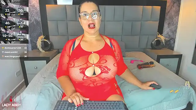 Your_Lady_Milf's cam snapshot