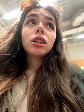 pantyless live sex cam