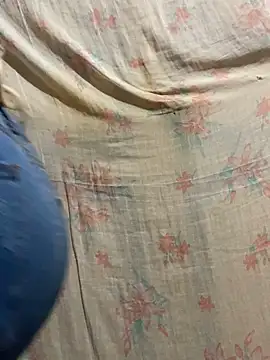 Cuckold-masters-dog's cam snapshot