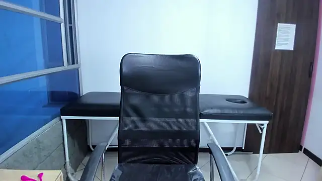 danya_milf's cam snapshot