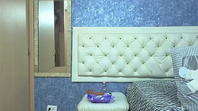 alicee_foox's cam snapshot