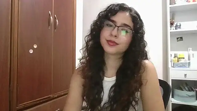 EveningWithAlice's cam snapshot