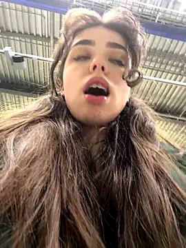 pantyless live sex cam