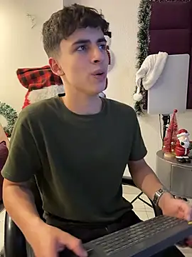 AdrianRinaldi live sex cam