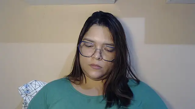 Charlovereal's cam snapshot