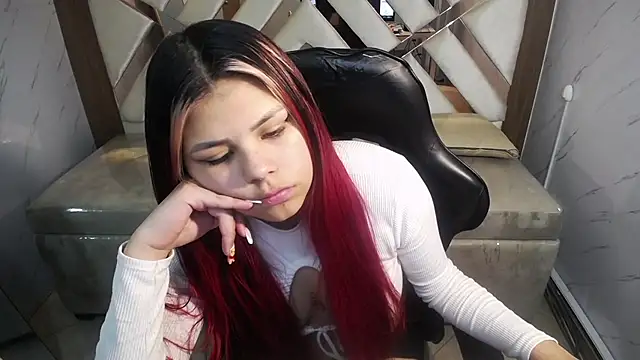 Little_cherry_b's cam snapshot