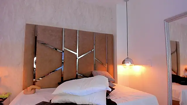 Martinaa_Jones_'s cam snapshot