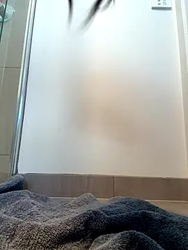 aus_queen's cam snapshot