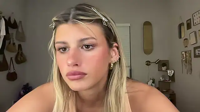 AnnGrayson's cam snapshot