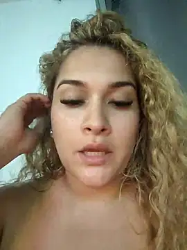 Sara_smiiith211 live sex cam