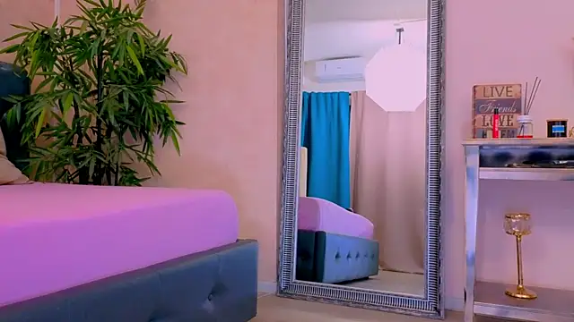 MichelleReys's cam snapshot