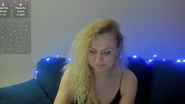 LanaLight_x's cam snapshot