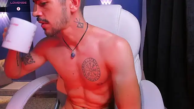 AlejandroStormm live sex cam