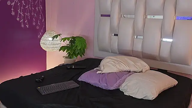 Bella19_'s cam snapshot