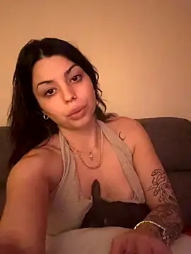Noeliagglow live sex cam