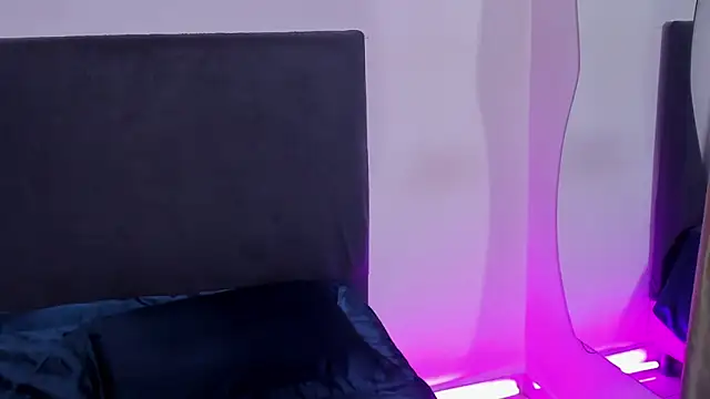 saramikaelson's cam snapshot