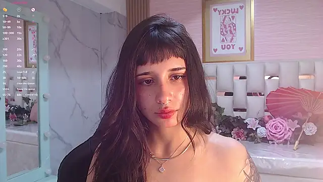 allyssa_bellini_s's cam snapshot