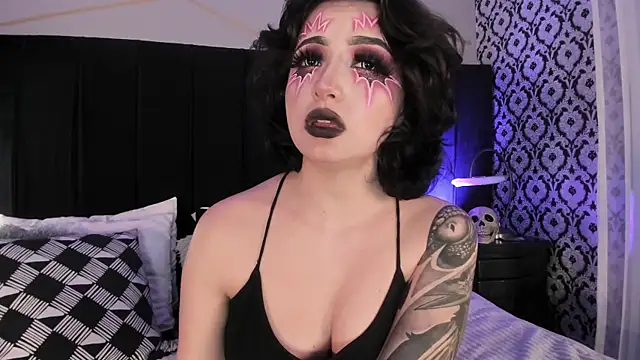 Adeelinee's cam snapshot