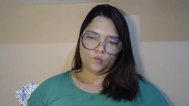 Charlovereal's cam snapshot