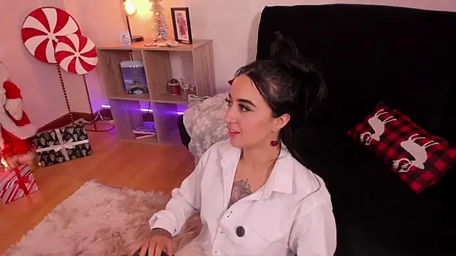 EmmyEvans1 live sex cam