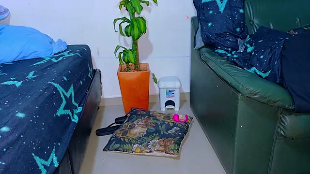 clydexxxbunny live sex cam