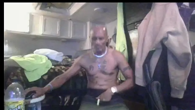 badboy2u2025's cam snapshot