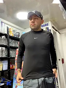 JuanZapata33 live sex cam