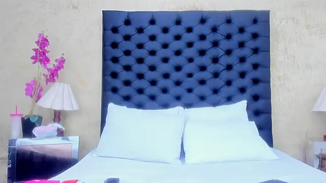 NahomiWhitel's cam snapshot