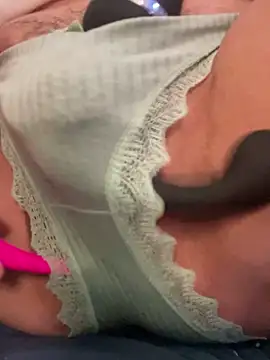 REI_room's cam snapshot