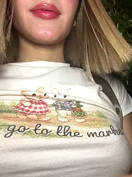 SweetBunnyGF live sex cam