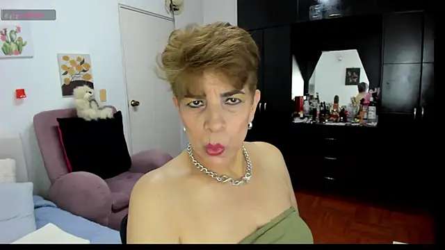 Angelina_Stone_65's cam snapshot