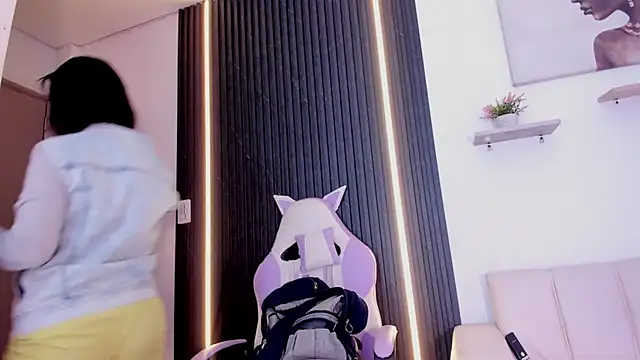 Gabrielaa_Miller_'s cam snapshot