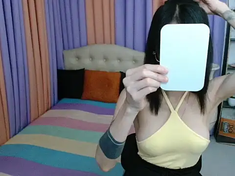 XxTsUncutAskaxX's cam snapshot