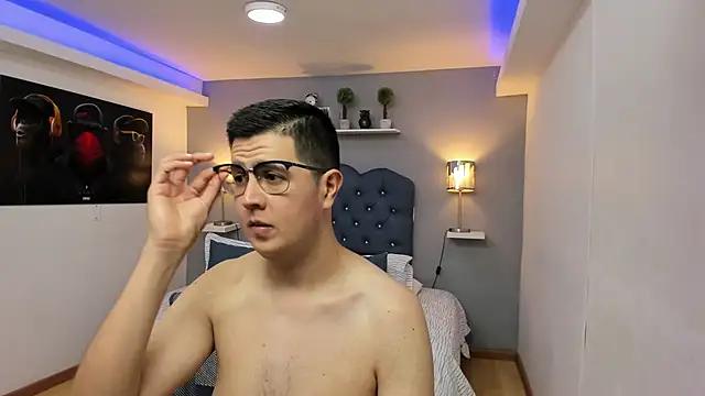 dylan_santiago_'s cam snapshot