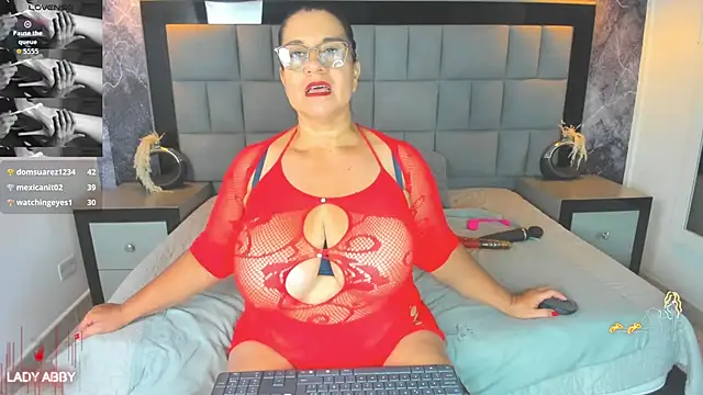 Your_Lady_Milf's cam snapshot