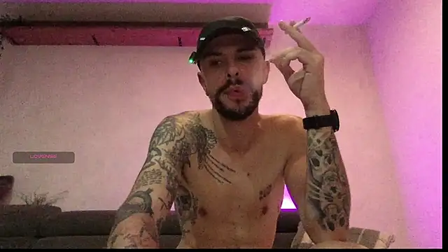 monsieurguitsxxx live sex cam