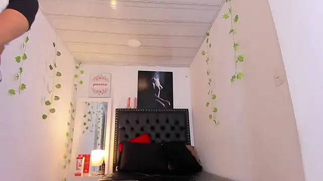 ScarlettVell live sex cam