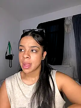 trianawhite live sex cam