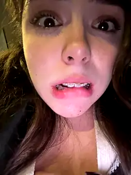 pantyless live sex cam