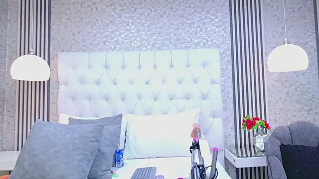 MonserratPeters's cam snapshot