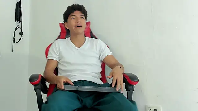 Maximiliano_Khalil live sex cam