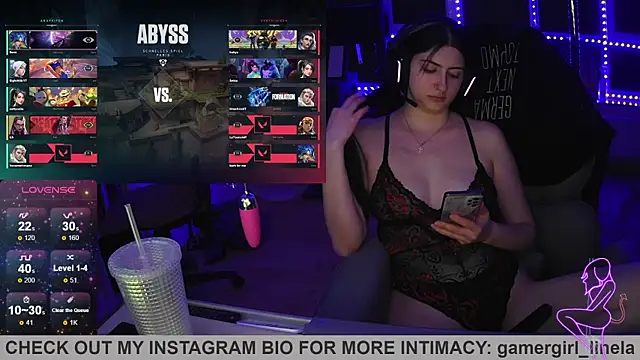 Gamergirl-Linela live sex cam