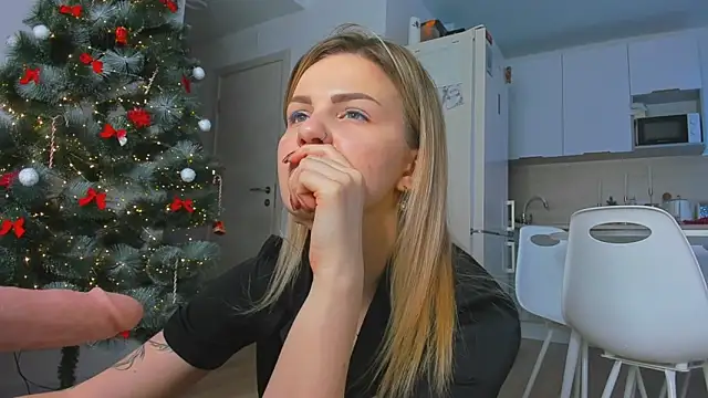 AkulinaGold's cam snapshot