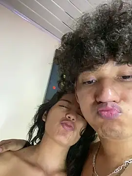 Nezuko-uWux live sex cam